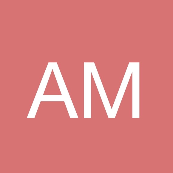 👋🏻🖤Meet your Posher, Aimee🌹 - Picture 3 of 3